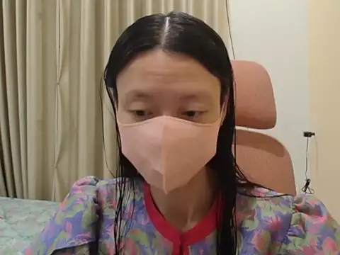 Lil-Cherries online show from January 9, 2026, 5:04 pm