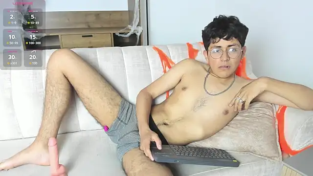 LustyGuy18 online show from November 7, 2025, 10:21 pm