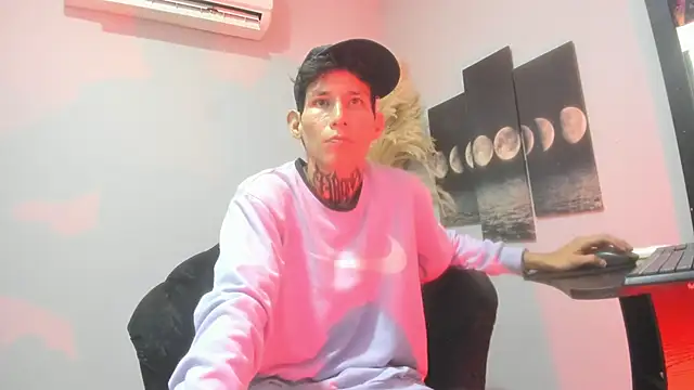 Snapshot of David_Power chatting on November 12, 2025, 3:40 am David Power online show from November 12, 2025, 3:40 am