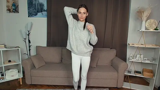 JacquelinKasch online show from November 7, 2025, 1:55 pm