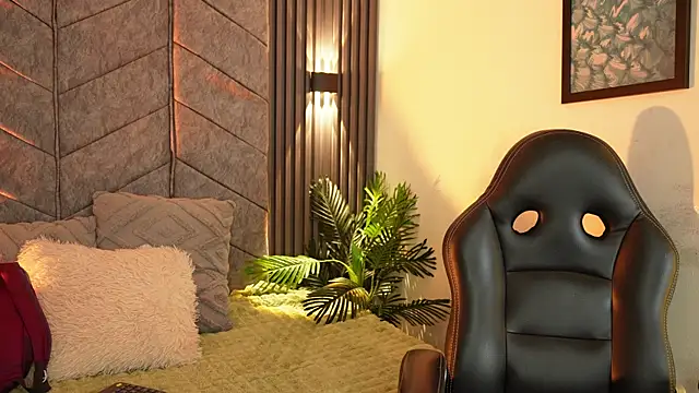 AuroraLanee  online show from December 22, 2025, 7:33 pm