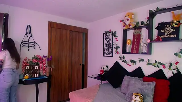 Snapshot of Cata_lover1 chatting on February 3, 2026, 12:43 pm Cata lover1 online show from February 3, 2026, 12:43 pm