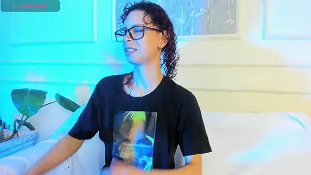 AliceMadnes online show from March 29, 2026, 2:28 pm