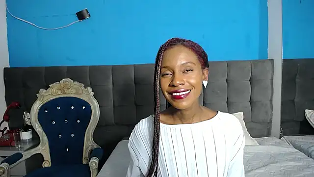 Aliis Love online show from November 19, 2025, 8:25 am