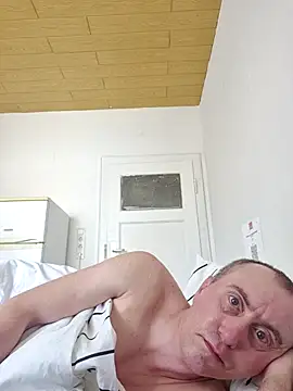 TirelessLot3 online show from April 5, 2026, 11:51 am