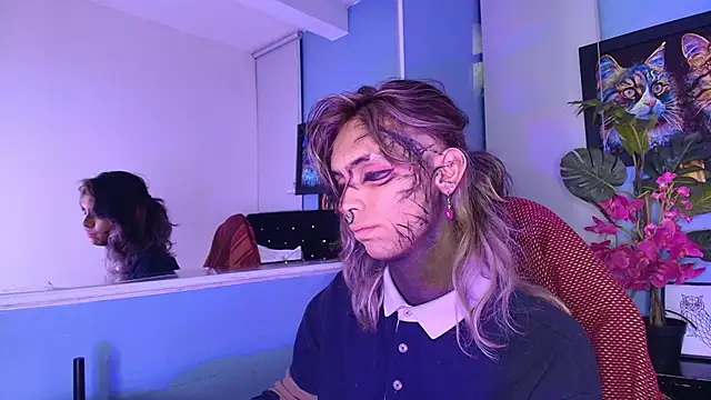 luxiel  online show from November 14, 2025, 10:51 pm