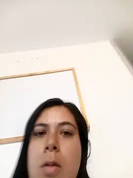 LorieFerrer online show from January 31, 2025, 3:33 pm