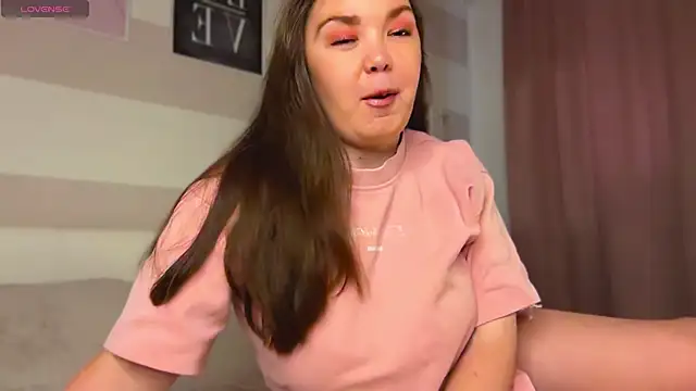 liliaMaivis online show from November 7, 2025, 12:49 pm