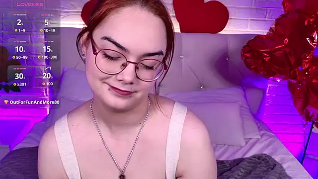 Snapshot of Lily__Evans chatting on February 17, 2026, 4:42 am Lily Evans online show from February 17, 2026, 4:42 am