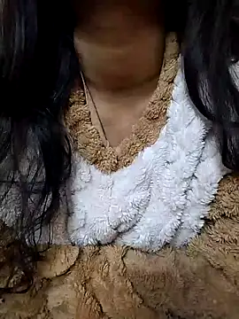 Sexy Divya   online show from February 3, 2026, 9:09 pm