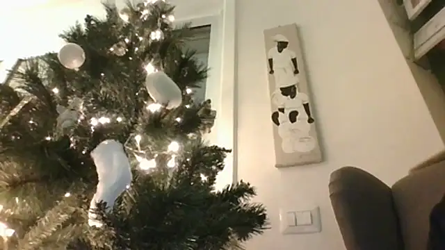 Snapshot of CuteDaddy92 chatting on December 16, 2025, 9:31 pm CuteDaddy92 online show from December 16, 2025, 9:31 pm