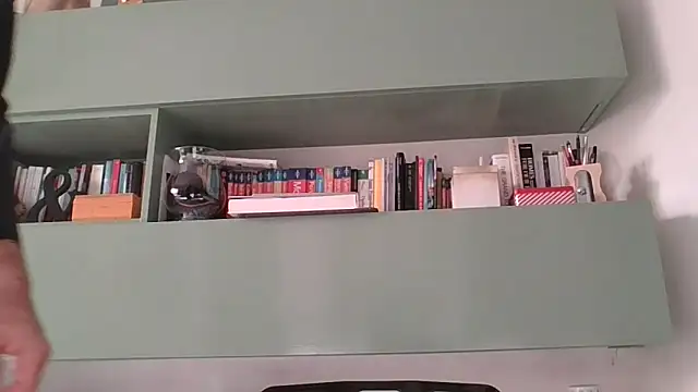 Snapshot of CuteDaddy92 chatting on December 18, 2025, 12:44 pm CuteDaddy92 online show from December 18, 2025, 12:44 pm