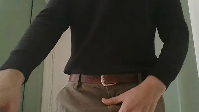 Snapshot of CuteDaddy92 chatting on February 10, 2026, 12:42 pm CuteDaddy92 online show from February 10, 2026, 12:42 pm