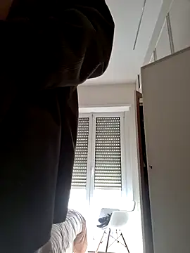 Snapshot of CuteDaddy92 chatting on March 5, 2026, 8:32 am CuteDaddy92 online show from March 5, 2026, 8:32 am