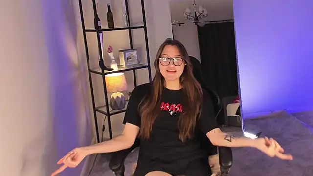 Snapshot of Anjelinaro chatting on November 7, 2025, 2:39 pm Anjelinaro online show from November 7, 2025, 2:39 pm