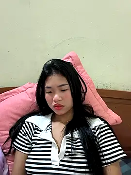 Lynly k2 online show from March 12, 2026, 1:23 am