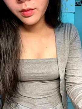 Lynn-122 online show from November 30, 2025, 4:11 pm