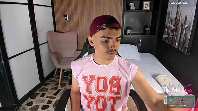 NicoKingg  online show from November 11, 2025, 1:38 am