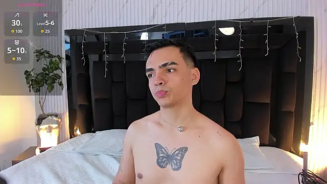 NicoKingg  online show from March 4, 2026, 12:33 pm