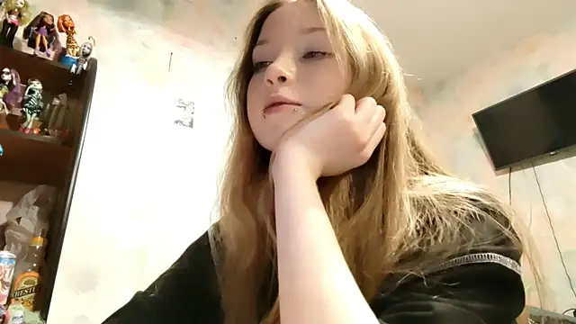 Snapshot of BarkySedna chatting on November 12, 2025, 10:48 am BarkySedna online show from November 12, 2025, 10:48 am