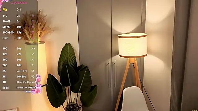 AdameShoyer online show from December 1, 2025, 7:41 pm