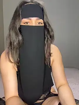 dinaaarich11 online show from March 28, 2026, 9:03 pm