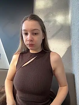 SashaCatt online show from December 14, 2025, 9:03 am