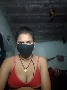 Snapshot of LOVE_FI95 chatting on November 13, 2025, 4:50 pm LOVE FI95 online show from November 13, 2025, 4:50 pm