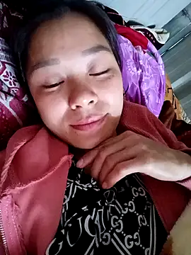 Lyla john online show from December 20, 2025, 9:27 am