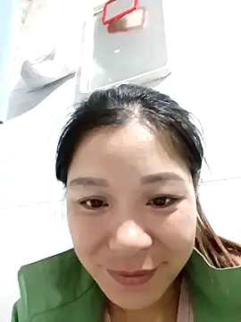 Lyla john online show from December 21, 2025, 1:07 pm