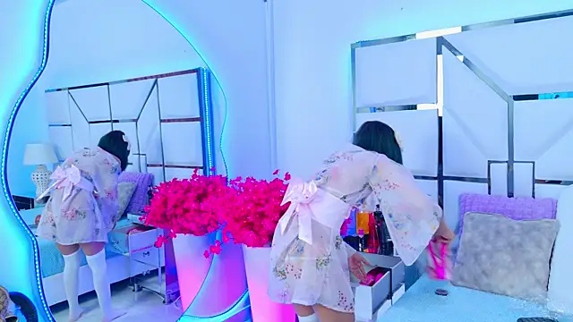 BunnySexyy18 online show from January 5, 2026, 8:01 pm