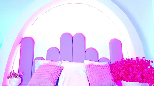 BunnySexyy18 online show from April 6, 2026, 3:15 am