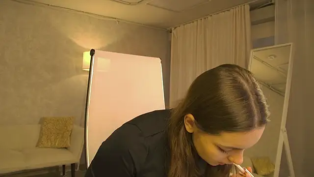 FrancescaCavaliere online show from December 16, 2025, 8:41 am