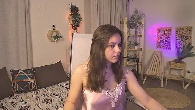 FrancescaCavaliere online show from April 6, 2026, 6:25 am