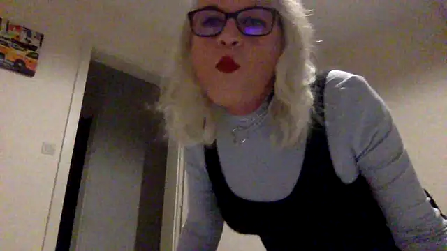 nicohumm online show from January 18, 2025, 11:33 pm