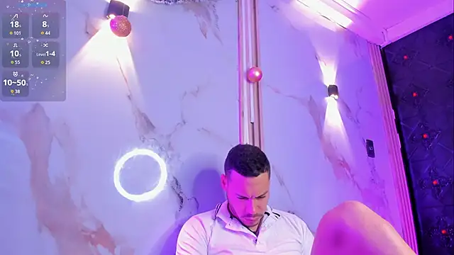 Aron and molly online show from December 15, 2025, 12:09 pm