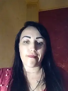 ArianaXFresh online show from November 19, 2025, 9:48 pm