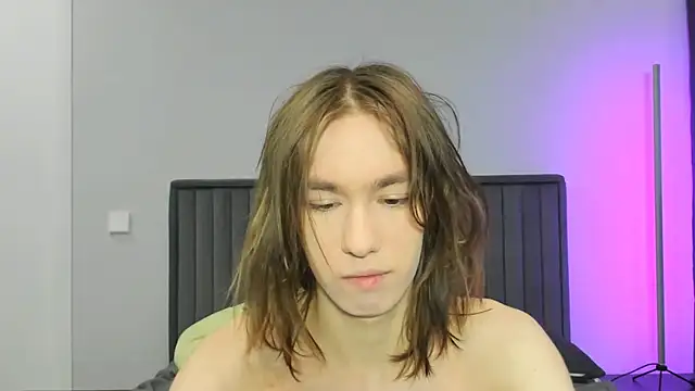 kr1sfemboy online show from January 16, 2026, 8:13 pm