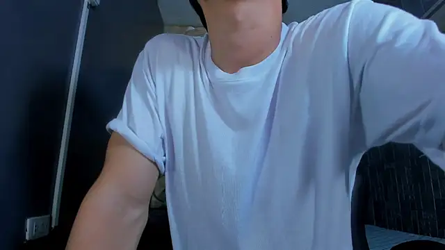Snapshot of ElanGiraldo chatting on July 10, 2026, 11:51 pm ElanGiraldo online show from July 10, 2026, 11:51 pm
