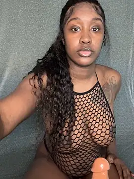 ToyaThick online show from November 25, 2025, 7:58 pm