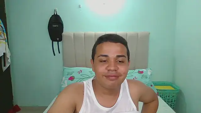 hot boyy11 online show from November 11, 2025, 5:29 am