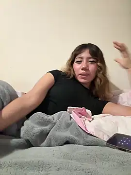 latinahorny11 online show from May 10, 2026, 6:51 am