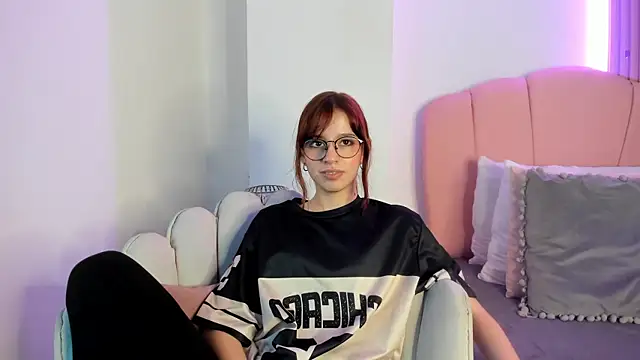 Snapshot of scarlett_smith_3 chatting on March 2, 2026, 5:08 am scarlett smith 3 online show from March 2, 2026, 5:08 am