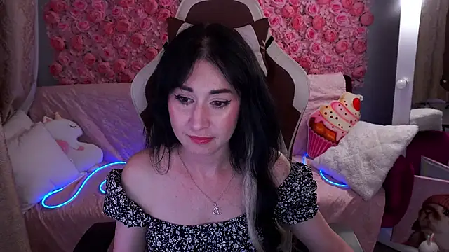 CarolinaaFoxyyy online show from May 20, 2026, 6:47 pm
