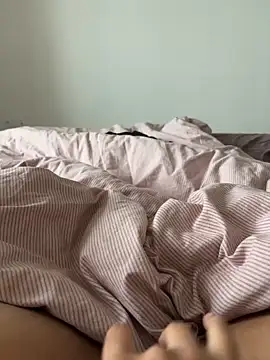 elyorarae online show from June 4, 2026, 6:58 pm
