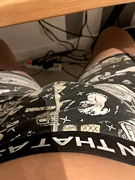 christophecamzzl online show from November 11, 2025, 4:51 pm