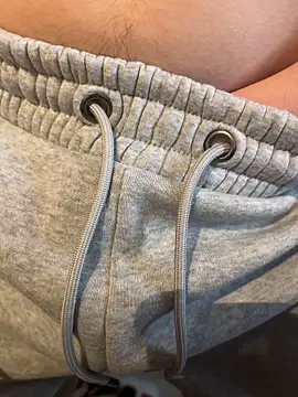 christophecamzzl online show from November 23, 2025, 1:11 pm