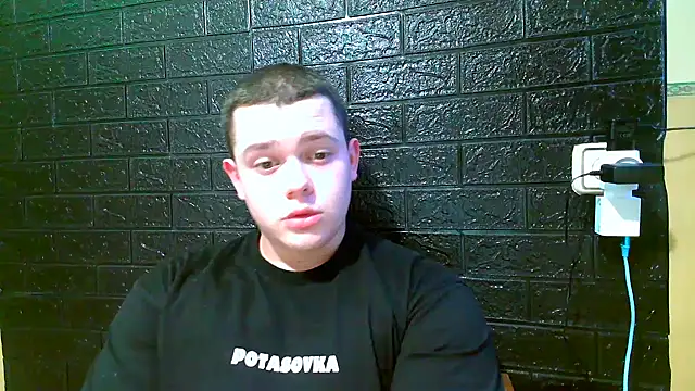 CuteButNaughty  online show from December 22, 2025, 8:28 pm