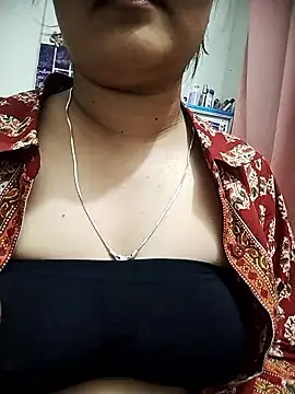 minni64207 online show from May 17, 2026, 7:21 pm