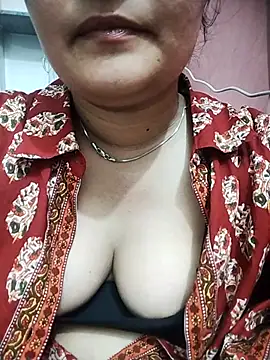 minni64207 online show from May 19, 2026, 10:21 am
